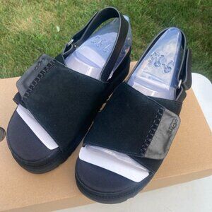 UGG Size 9 Women's Goldenstar Hi Slingback